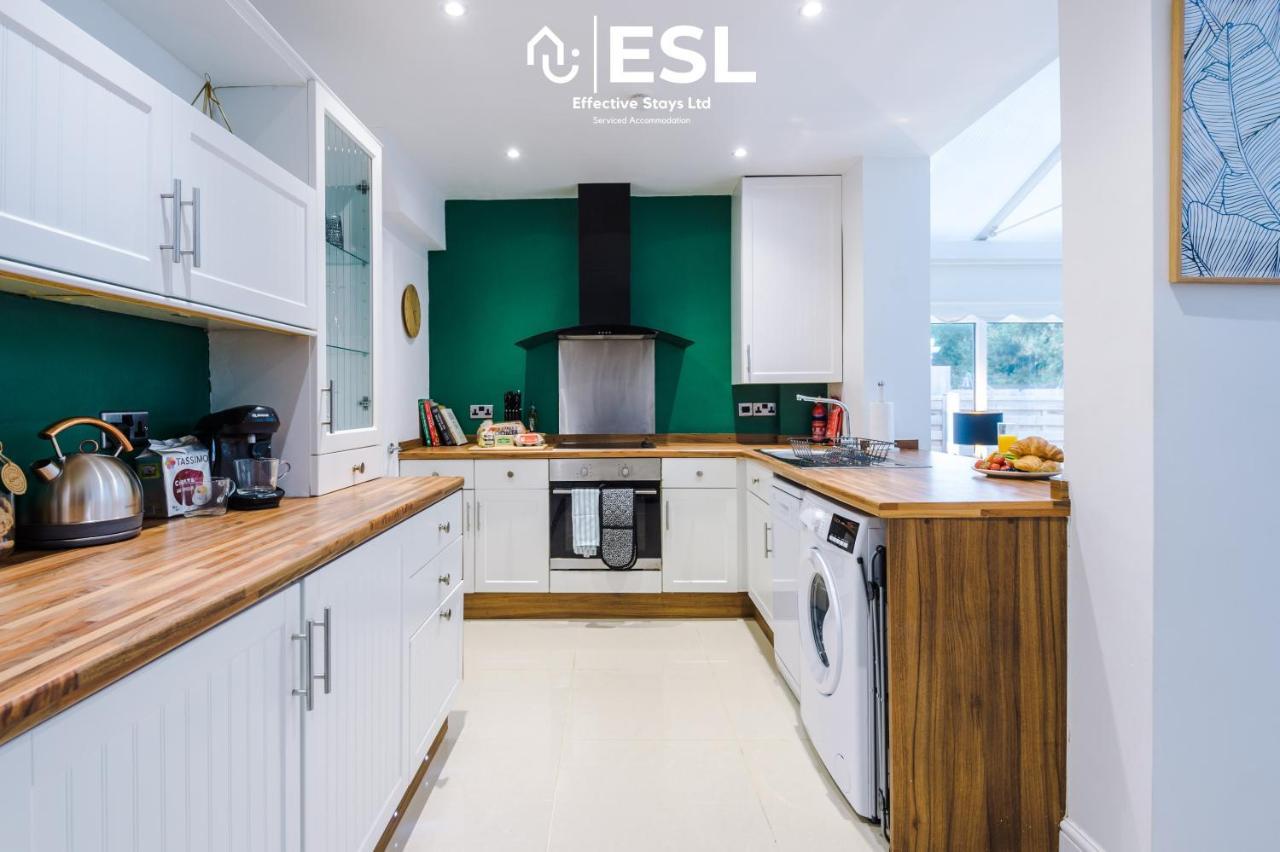 Open Plan - 3 Bedroom House - Garden And Outdoor Seating - Driveway Parking - Short Drive To City Centre Saughall Eksteriør billede