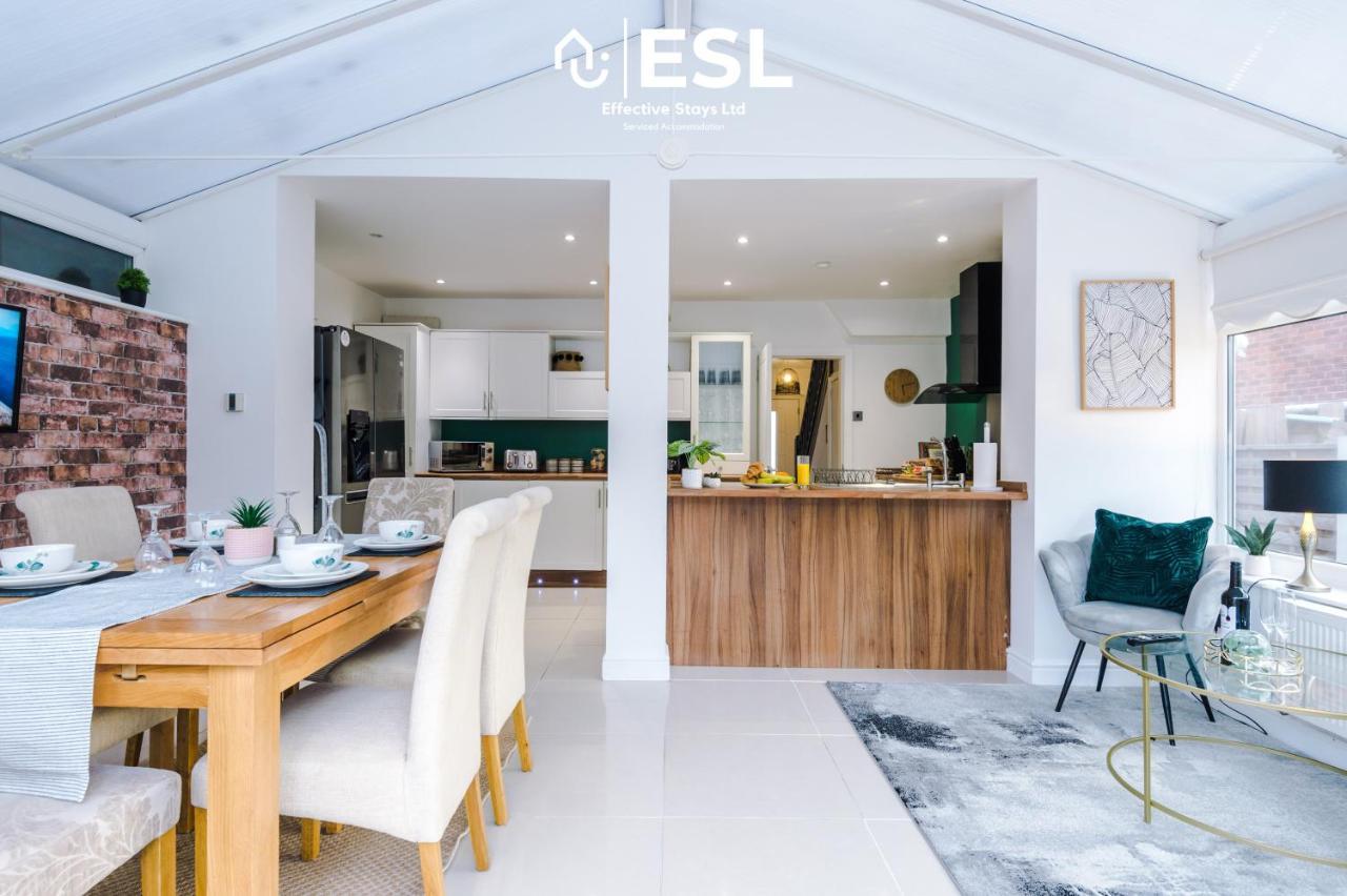 Open Plan - 3 Bedroom House - Garden And Outdoor Seating - Driveway Parking - Short Drive To City Centre Saughall Eksteriør billede