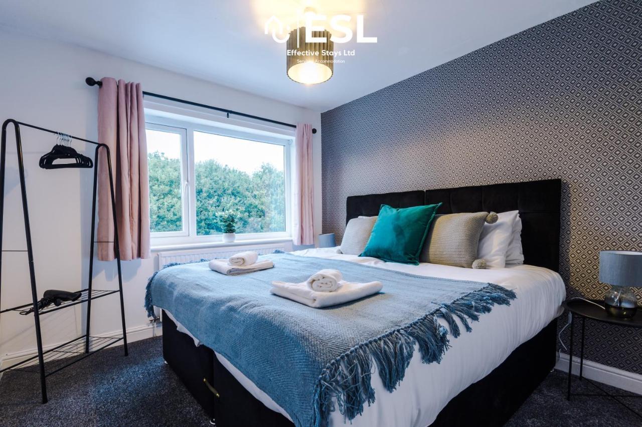 Open Plan - 3 Bedroom House - Garden And Outdoor Seating - Driveway Parking - Short Drive To City Centre Saughall Eksteriør billede