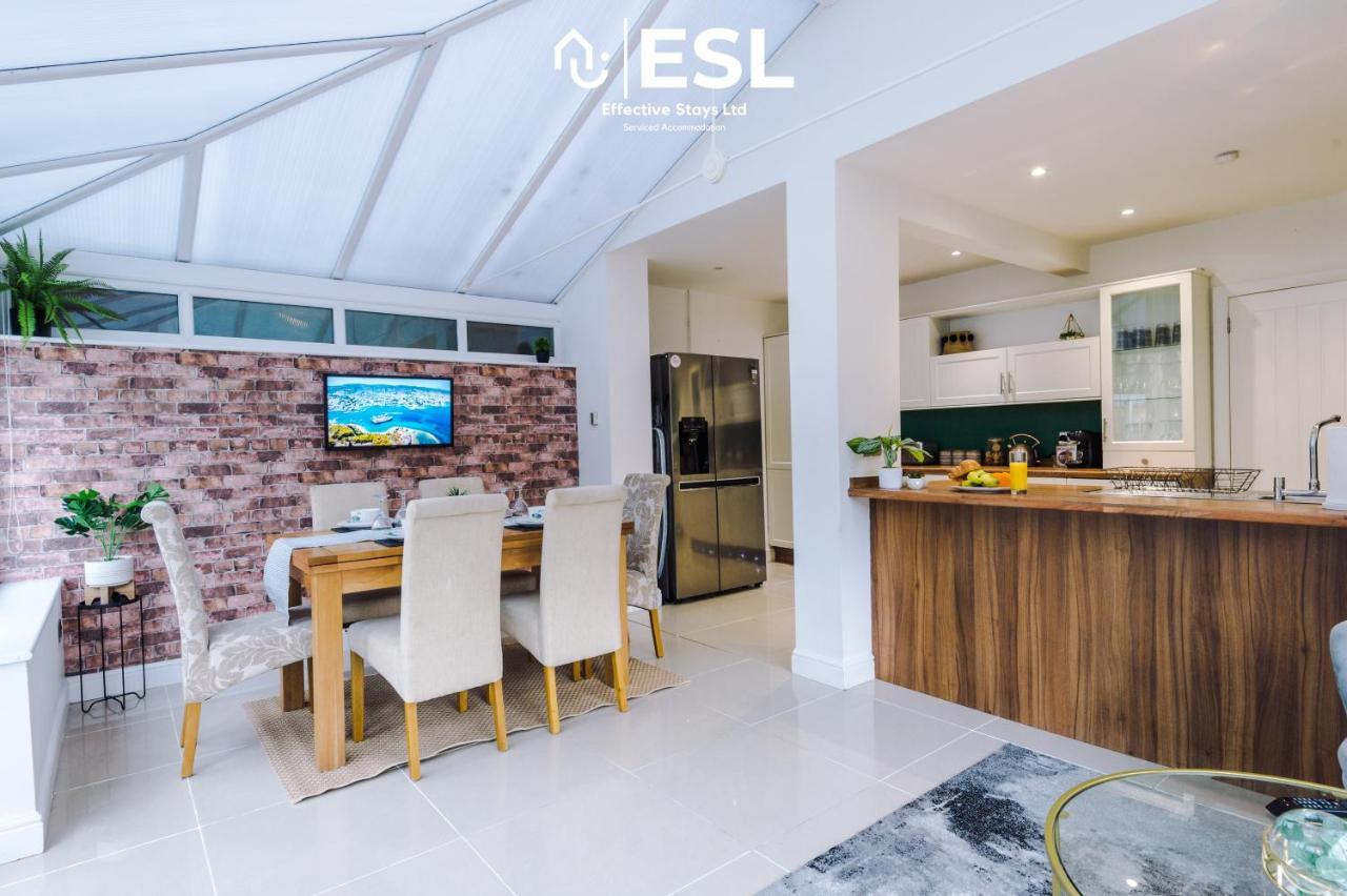 Open Plan - 3 Bedroom House - Garden And Outdoor Seating - Driveway Parking - Short Drive To City Centre Saughall Eksteriør billede