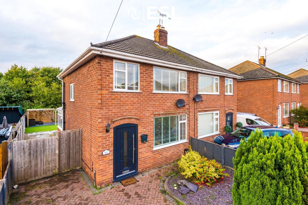 Open Plan - 3 Bedroom House - Garden And Outdoor Seating - Driveway Parking - Short Drive To City Centre Saughall Eksteriør billede