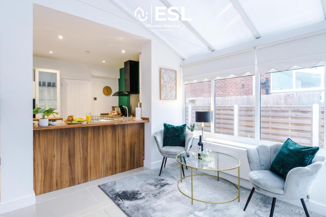 Open Plan - 3 Bedroom House - Garden And Outdoor Seating - Driveway Parking - Short Drive To City Centre Saughall Eksteriør billede