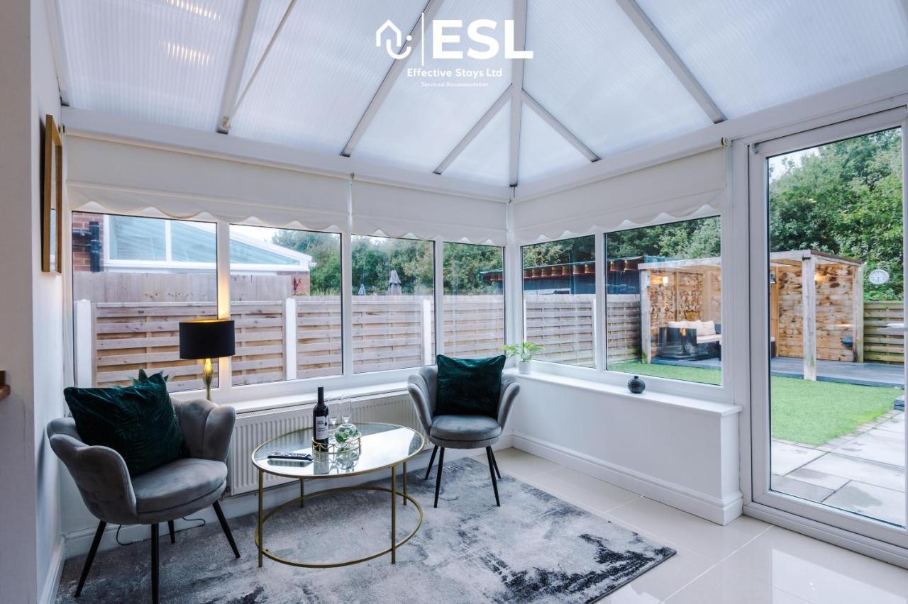 Open Plan - 3 Bedroom House - Garden And Outdoor Seating - Driveway Parking - Short Drive To City Centre Saughall Eksteriør billede