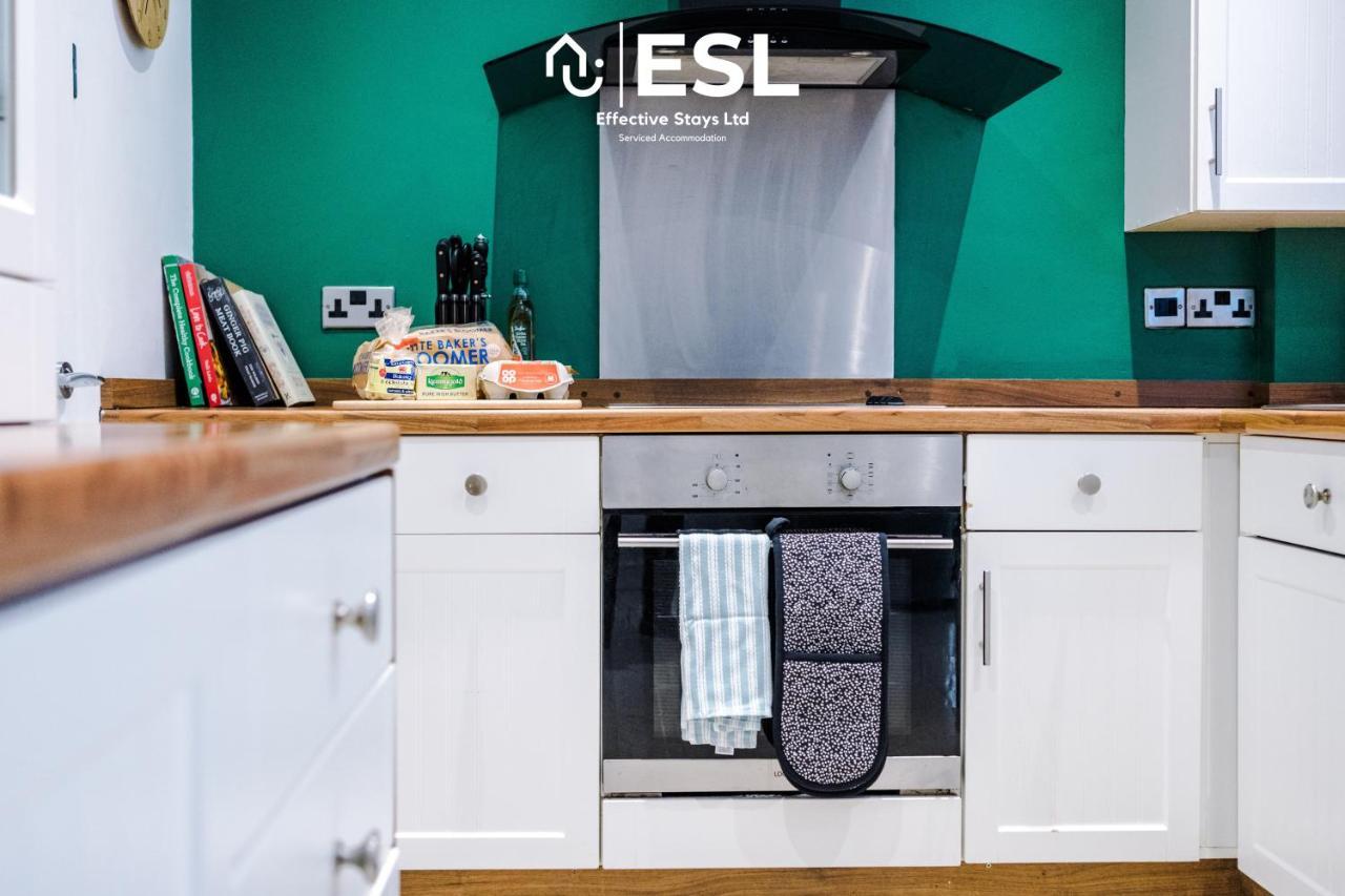 Open Plan - 3 Bedroom House - Garden And Outdoor Seating - Driveway Parking - Short Drive To City Centre Saughall Eksteriør billede