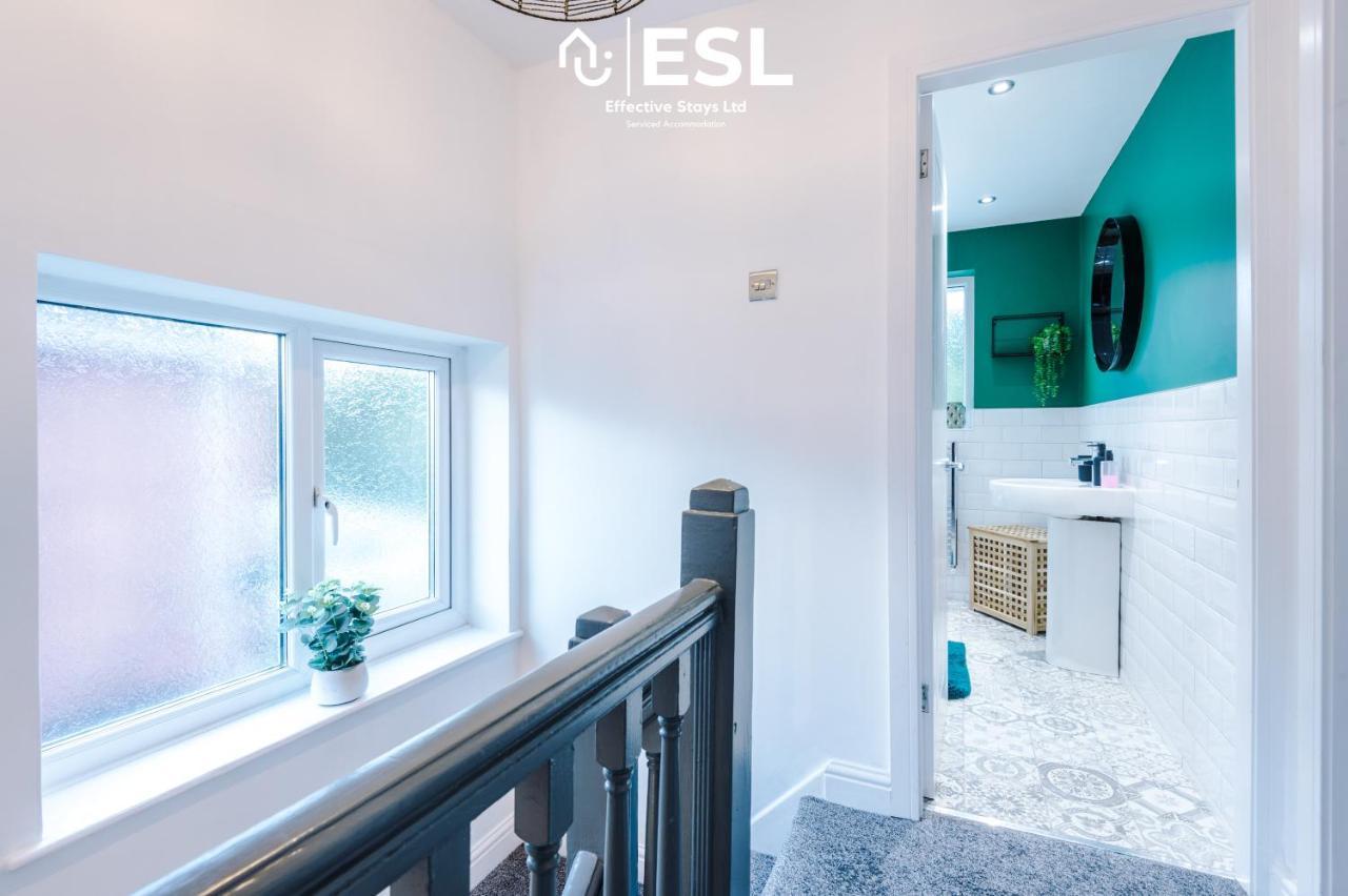 Open Plan - 3 Bedroom House - Garden And Outdoor Seating - Driveway Parking - Short Drive To City Centre Saughall Eksteriør billede